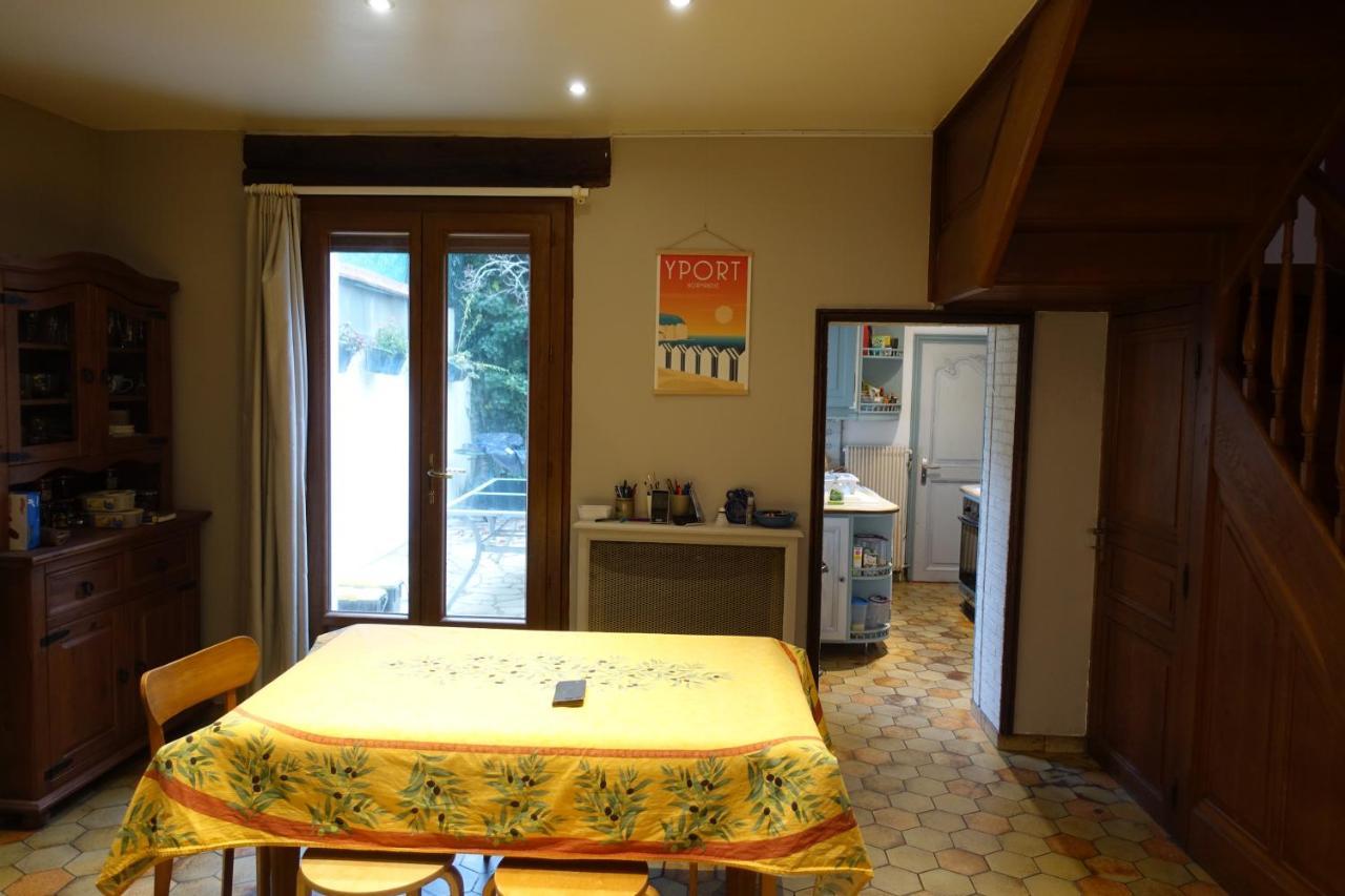Tout Un 2Eme Etage A 300 Metres De La Mer, Chez L'Habitant ! Фекам Экстерьер фото